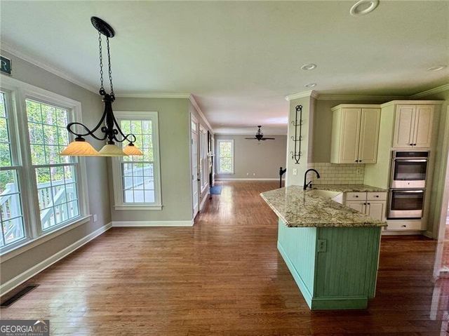 944 Bramble Oak Court, Powder Springs, GA 30127