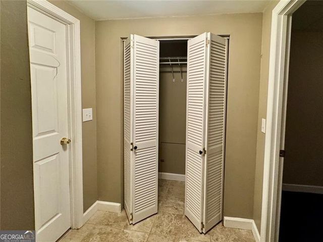 944 Bramble Oak Court, Powder Springs, GA 30127