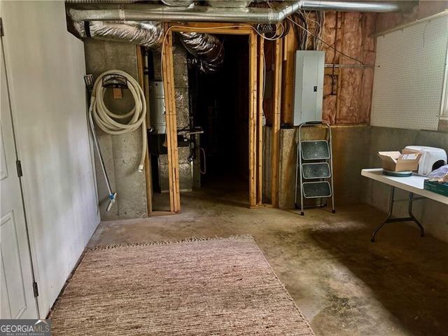 944 Bramble Oak Court, Powder Springs, GA 30127