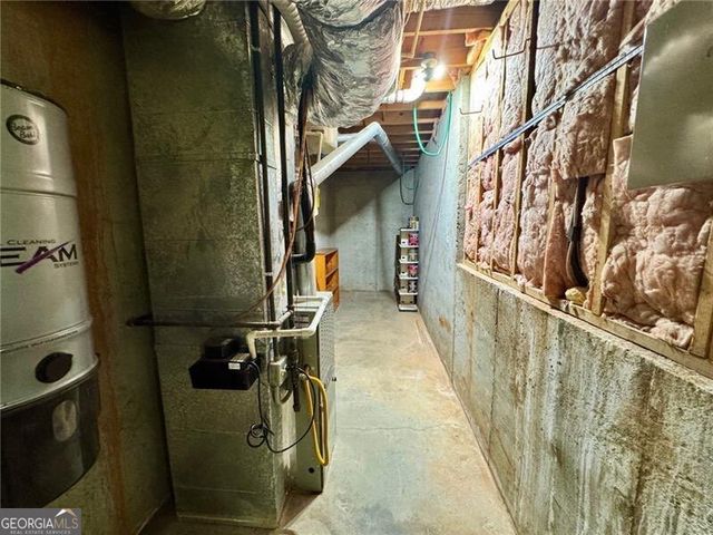 944 Bramble Oak Court, Powder Springs, GA 30127