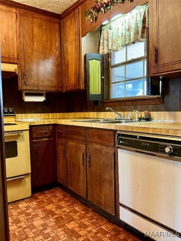 218 Dogwood Drive, Millbrook, AL 36054