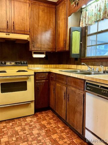 218 Dogwood Drive, Millbrook, AL 36054