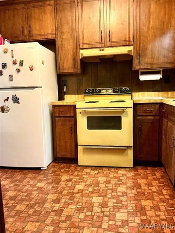 218 Dogwood Drive, Millbrook, AL 36054