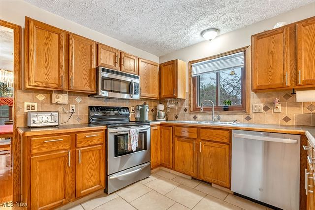 2543 Shadow Lane, Clinton, OH 44216