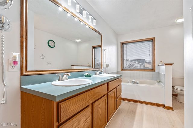 2543 Shadow Lane, Clinton, OH 44216