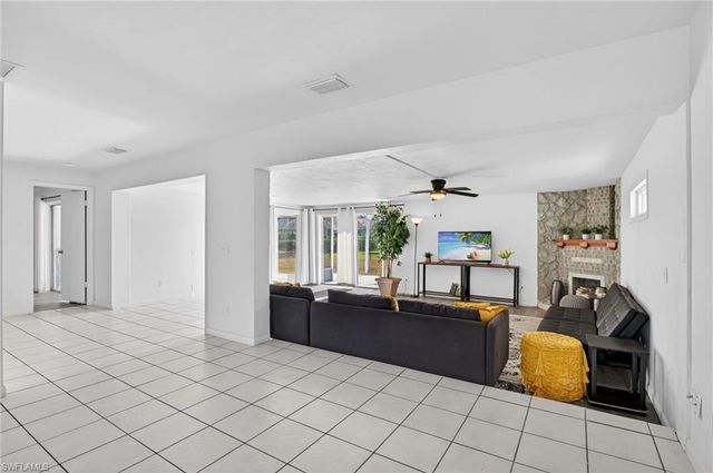 918 SE 35th ST, Cape Coral, FL 33904