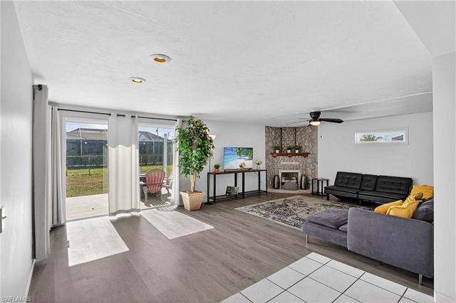 918 SE 35th ST, Cape Coral, FL 33904