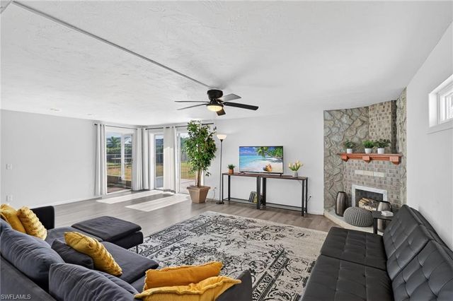 918 SE 35th ST, Cape Coral, FL 33904