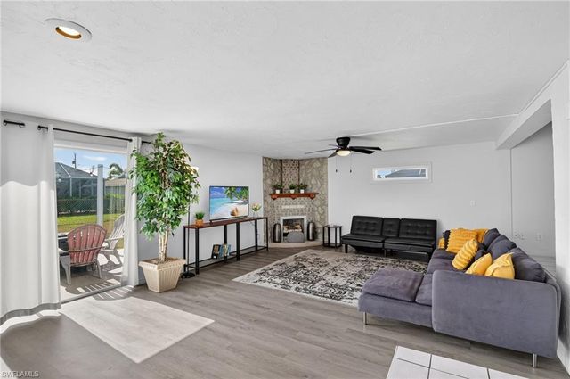 918 SE 35th ST, Cape Coral, FL 33904