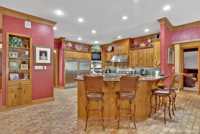 1330 Forest Creek Drive, Shreveport, LA 71115