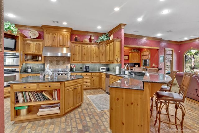 1330 Forest Creek Drive, Shreveport, LA 71115