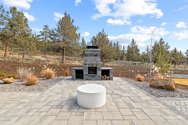 5722 Engleman Spruce Way, Klamath Falls, OR 97601