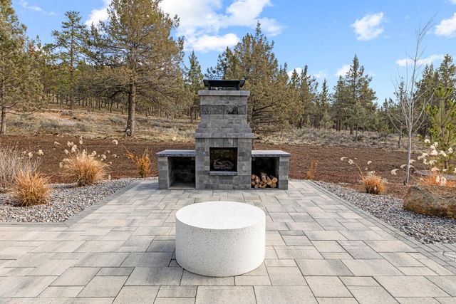 5722 Engleman Spruce Way, Klamath Falls, OR 97601