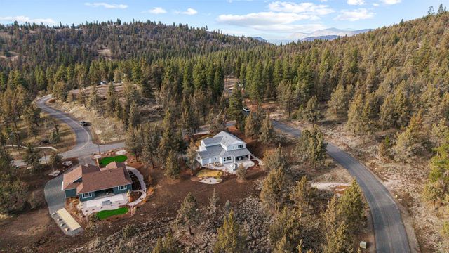 5722 Engleman Spruce Way, Klamath Falls, OR 97601