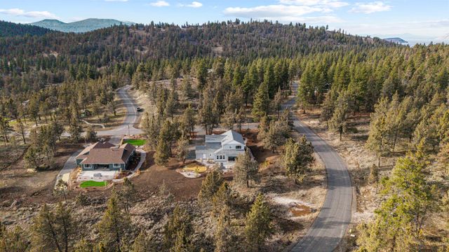 5722 Engleman Spruce Way, Klamath Falls, OR 97601