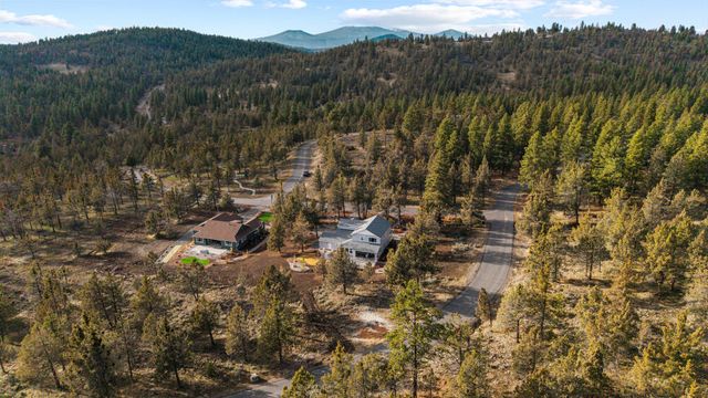 5722 Engleman Spruce Way, Klamath Falls, OR 97601