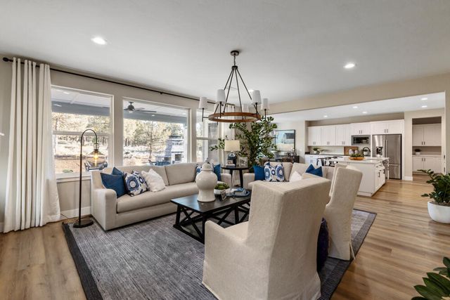 5722 Engleman Spruce Way, Klamath Falls, OR 97601