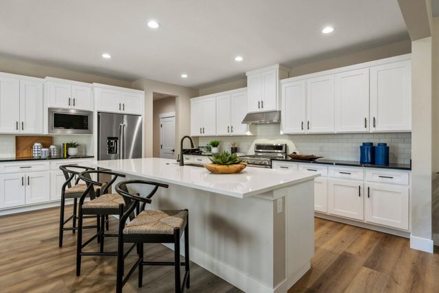 5722 Engleman Spruce Way, Klamath Falls, OR 97601