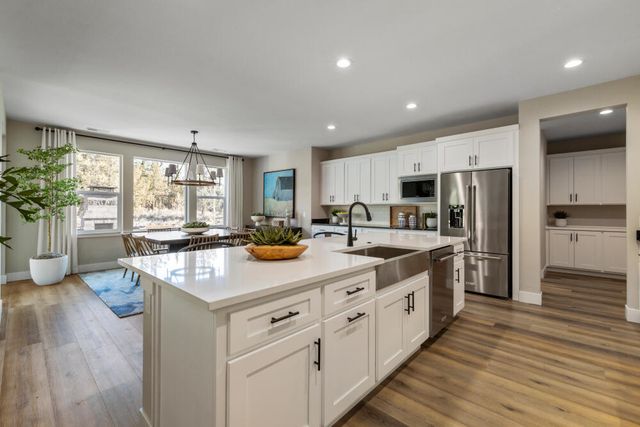 5722 Engleman Spruce Way, Klamath Falls, OR 97601