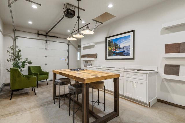 5722 Engleman Spruce Way, Klamath Falls, OR 97601