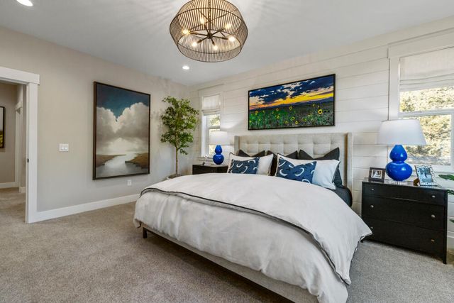 5722 Engleman Spruce Way, Klamath Falls, OR 97601