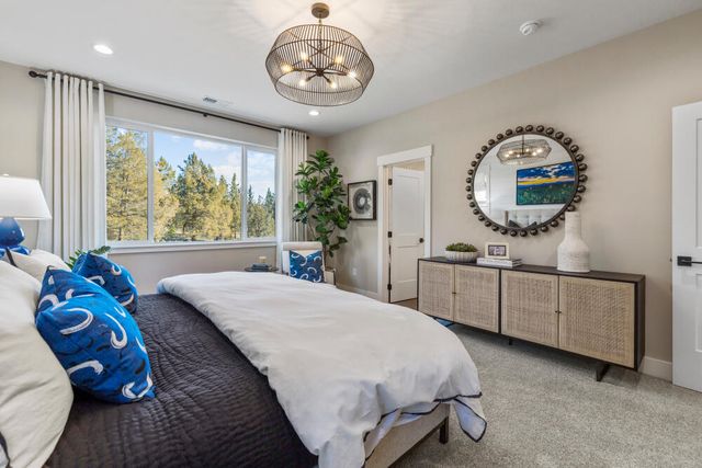 5722 Engleman Spruce Way, Klamath Falls, OR 97601