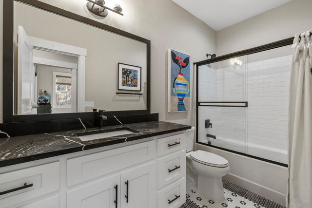 5722 Engleman Spruce Way, Klamath Falls, OR 97601