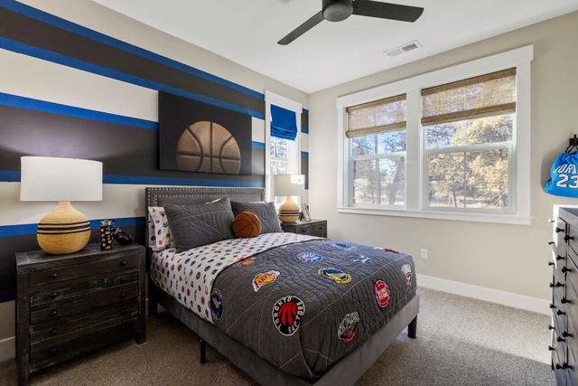 5722 Engleman Spruce Way, Klamath Falls, OR 97601