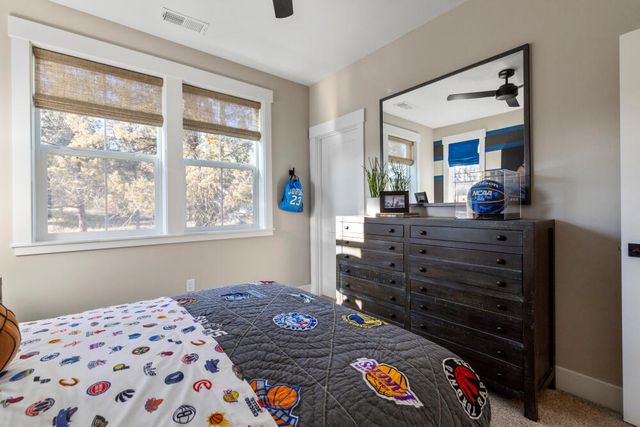 5722 Engleman Spruce Way, Klamath Falls, OR 97601