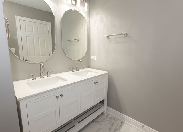 1508 S 7th Avenue, Maywood, IL 60153