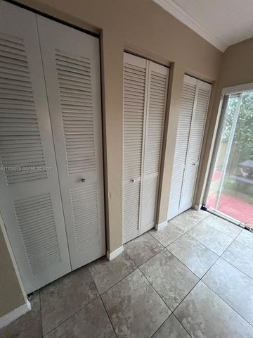 2098 NE 167th St 2-118, North Miami Beach, FL 33162