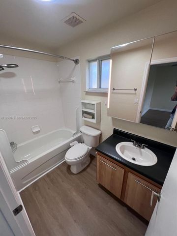 2098 NE 167th St 2-118, North Miami Beach, FL 33162