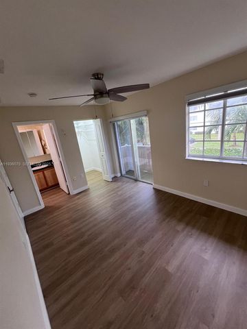 2098 NE 167th St 2-118, North Miami Beach, FL 33162