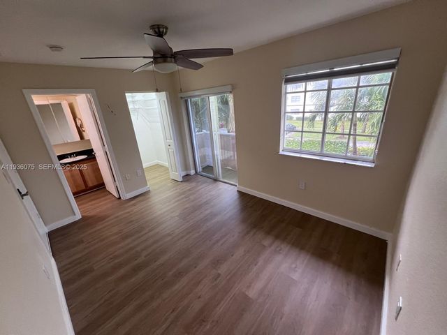 2098 NE 167th St 2-118, North Miami Beach, FL 33162