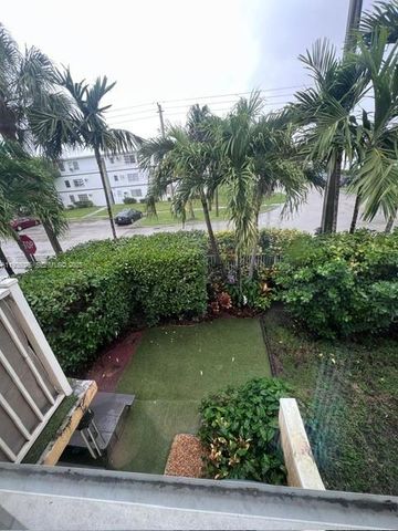 2098 NE 167th St 2-118, North Miami Beach, FL 33162