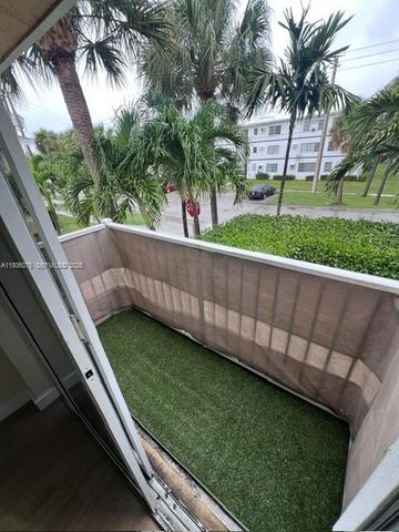2098 NE 167th St 2-118, North Miami Beach, FL 33162