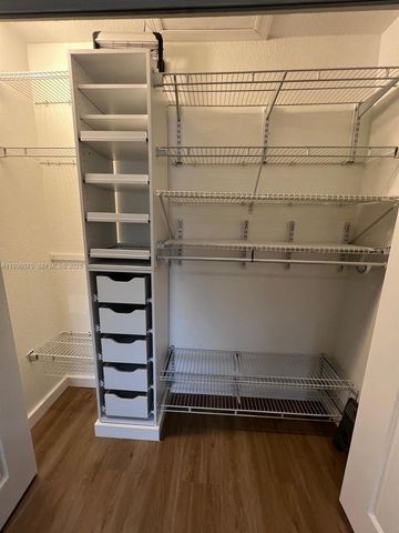 2098 NE 167th St 2-118, North Miami Beach, FL 33162