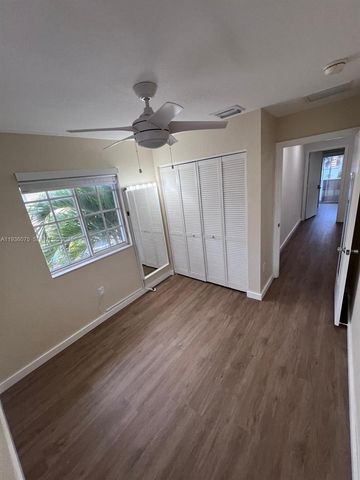 2098 NE 167th St 2-118, North Miami Beach, FL 33162