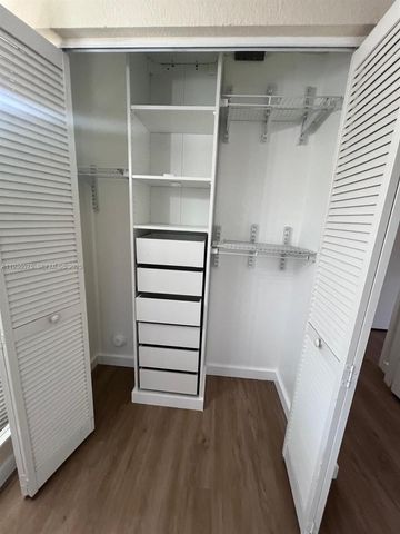 2098 NE 167th St 2-118, North Miami Beach, FL 33162