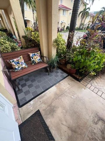 2098 NE 167th St 2-118, North Miami Beach, FL 33162