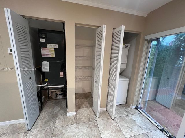 2098 NE 167th St 2-118, North Miami Beach, FL 33162