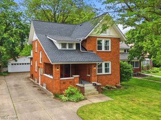 608 Chestnut Boulevard, Cuyahoga Falls, OH 44221