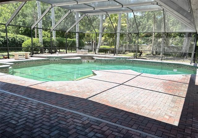 5106 STONEHURST ROAD, Tampa, FL 33647