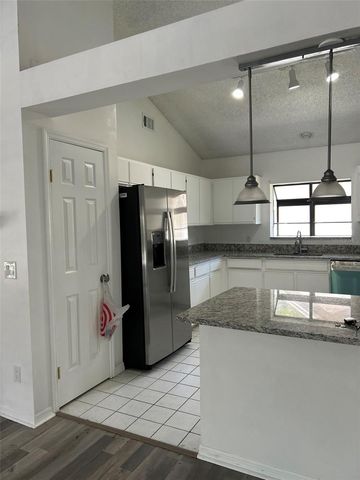5106 STONEHURST ROAD, Tampa, FL 33647