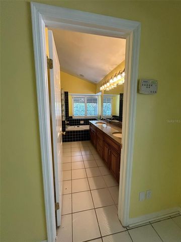 5106 STONEHURST ROAD, Tampa, FL 33647