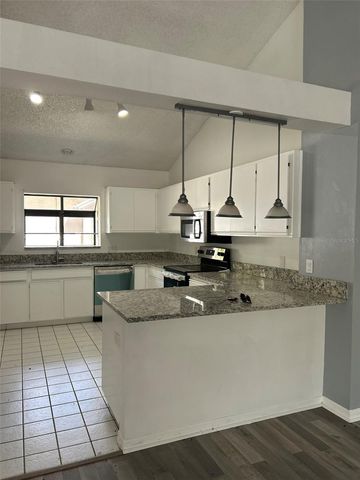 5106 STONEHURST ROAD, Tampa, FL 33647