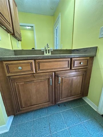 5106 STONEHURST ROAD, Tampa, FL 33647