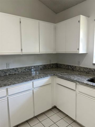 5106 STONEHURST ROAD, Tampa, FL 33647