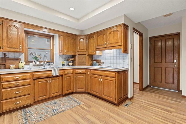 1103 SW Stonecreek Drive, Blue Springs, MO 64015