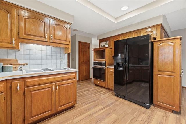 1103 SW Stonecreek Drive, Blue Springs, MO 64015